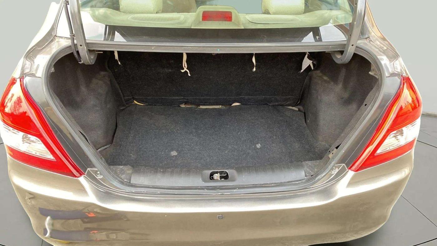 2016 Maruti Swift Dzire VXI, Petrol, Manual, 95,730 km, Boot Inside