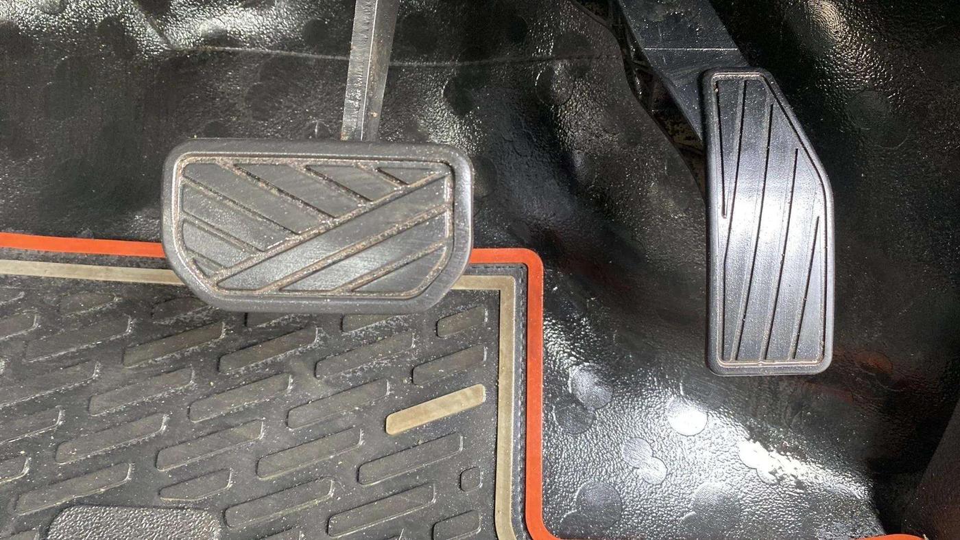 2021 Maruti S PRESSO VXI PLUS AMT, Petrol, Automatic, 24,661 km, Pedals