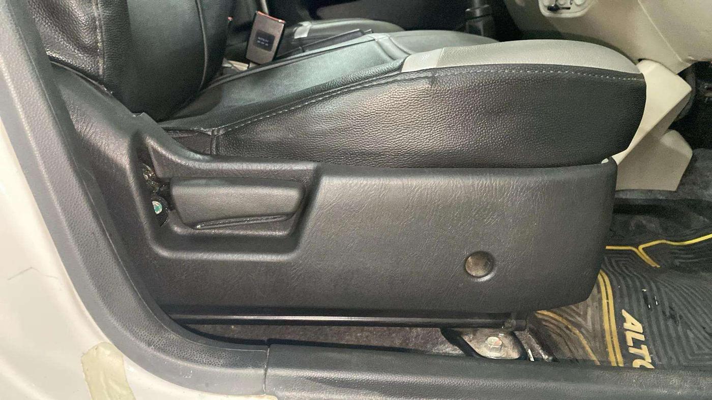 2020 Maruti Alto VXI, Petrol, Manual, 10,610 km, Driver Side Adjustment Panel