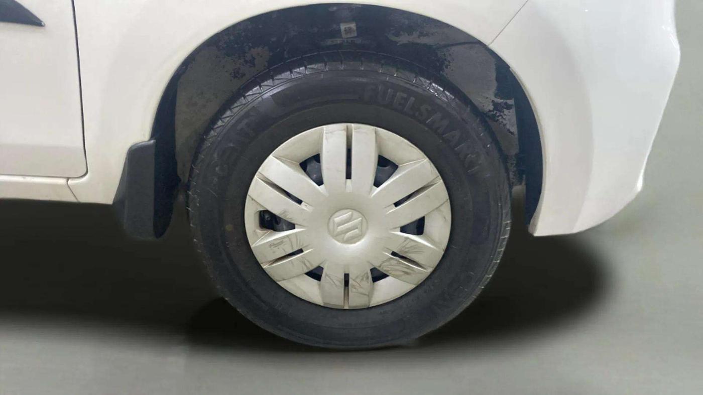 2020 Maruti Alto VXI, Petrol, Manual, 10,610 km, Right Front Wheel