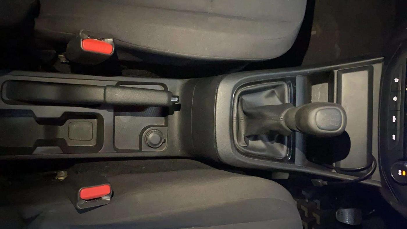 2023 Tata PUNCH PURE MT, Petrol, Manual, 10,575 km, Gear Lever