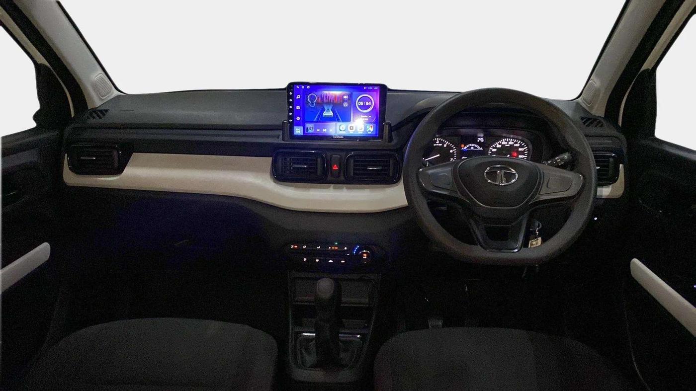 2023 Tata PUNCH PURE MT, Petrol, Manual, 10,575 km, Dashboard