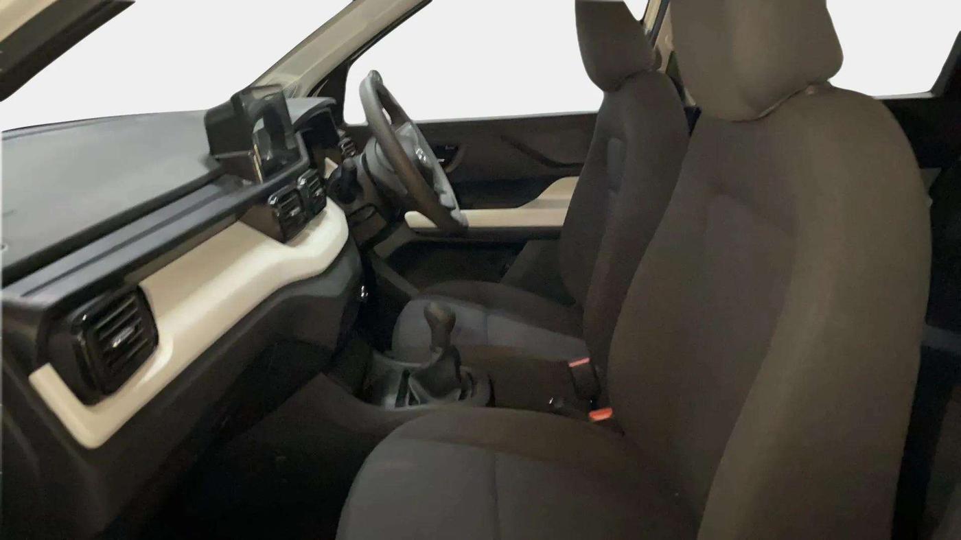2023 Tata PUNCH PURE MT, Petrol, Manual, 10,575 km, Right Side Front Door Cabin