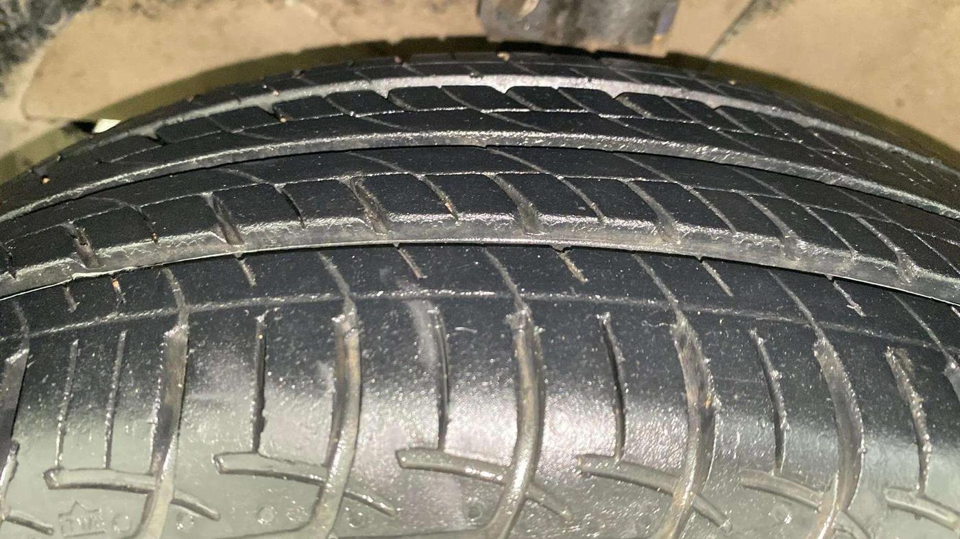 2018 Maruti Baleno DELTA PETROL 1.2, Petrol, Manual, 20,701 km, Left Front Tyre Tread