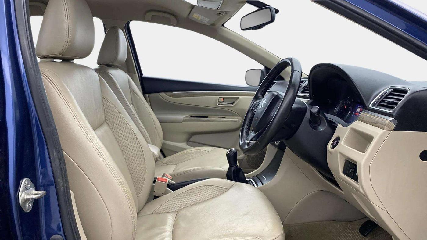2018 Maruti Ciaz ALPHA 1.5 SHVS PETROL, Petrol, Manual, 45,223 km, Right Side Front Door Cabin
