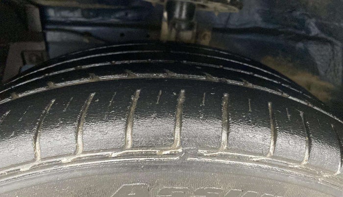 2018 Maruti Ciaz ALPHA 1.5 SHVS PETROL, Petrol, Manual, 45,064 km, Left Front Tyre Tread