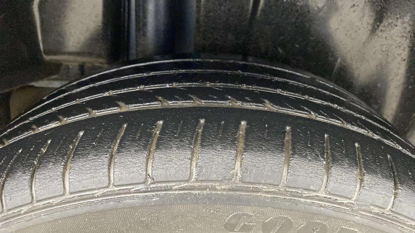 2018 Maruti Ciaz ALPHA 1.5 SHVS PETROL, Petrol, Manual, 45,223 km, Right Rear Tyre Tread