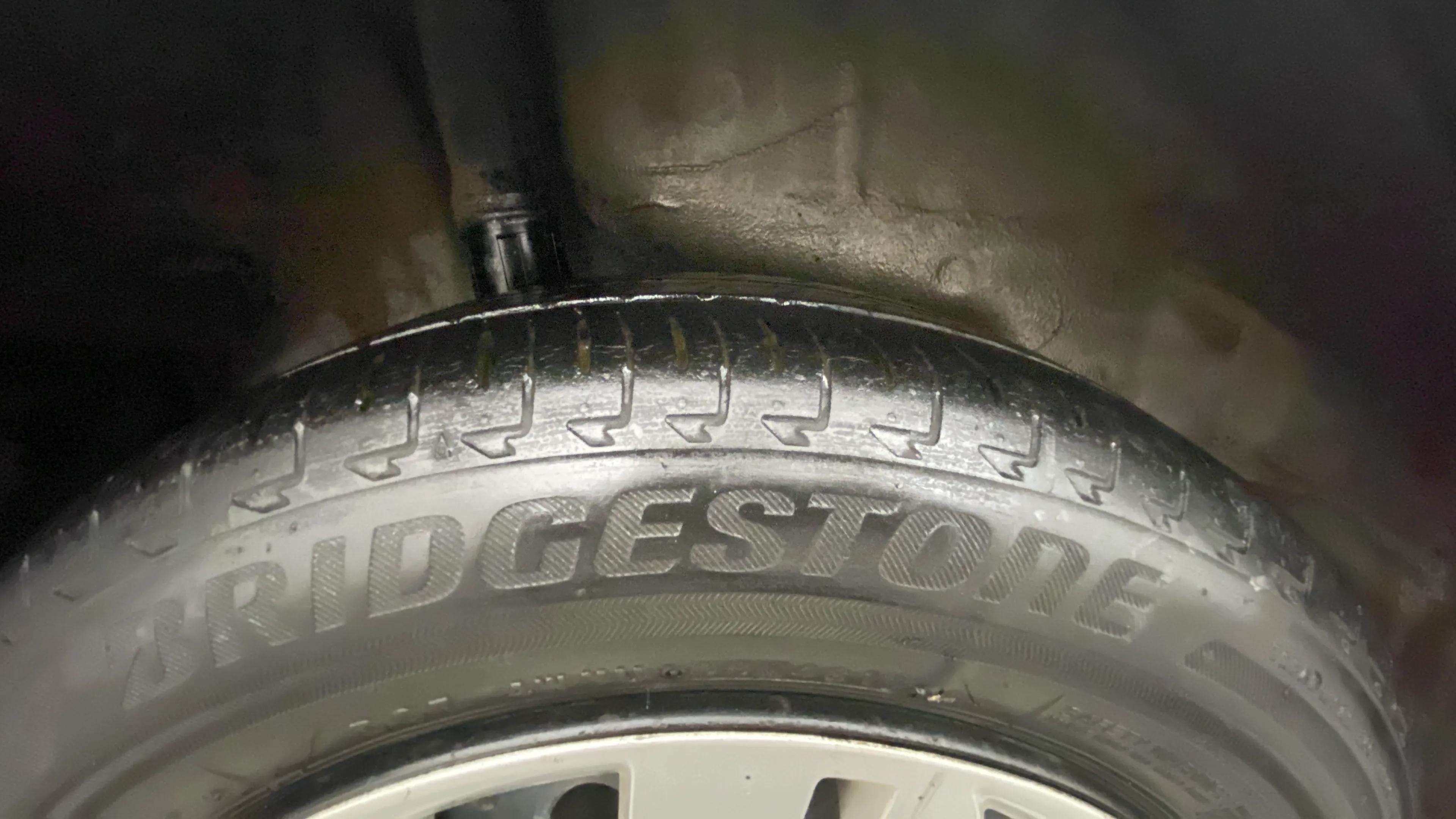 RHS-Rear-Tyre-Tread-19