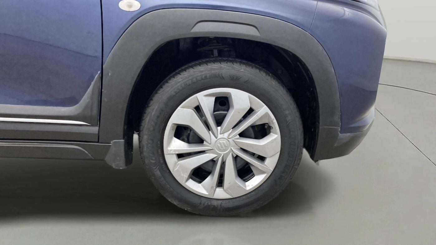 2023 Maruti FRONX SIGMA 1.2 MT, Petrol, Manual, 8,385 km, Right Front Wheel