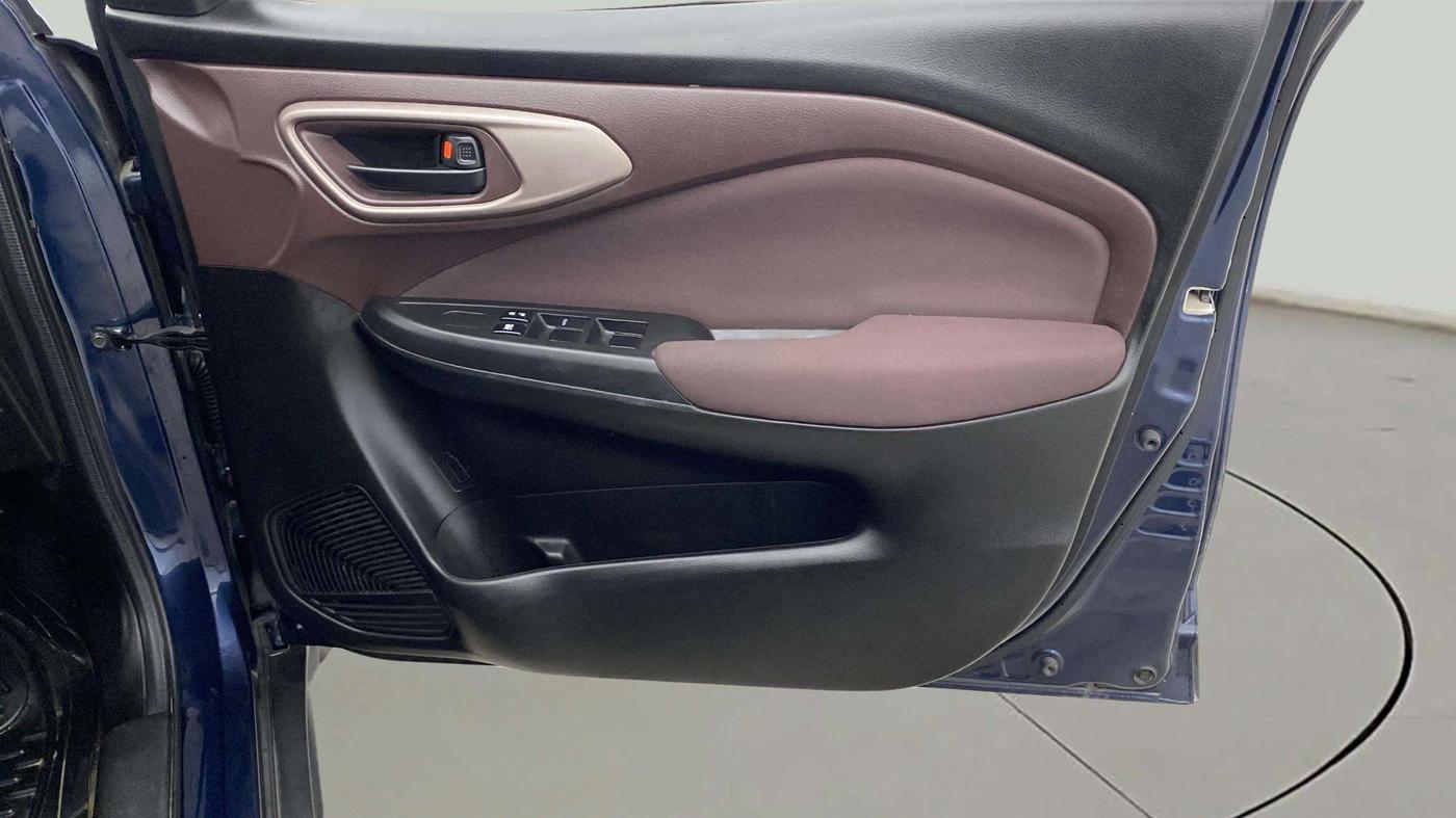 2023 Maruti FRONX SIGMA 1.2 MT, Petrol, Manual, 8,385 km, Driver Side Door Panels Control