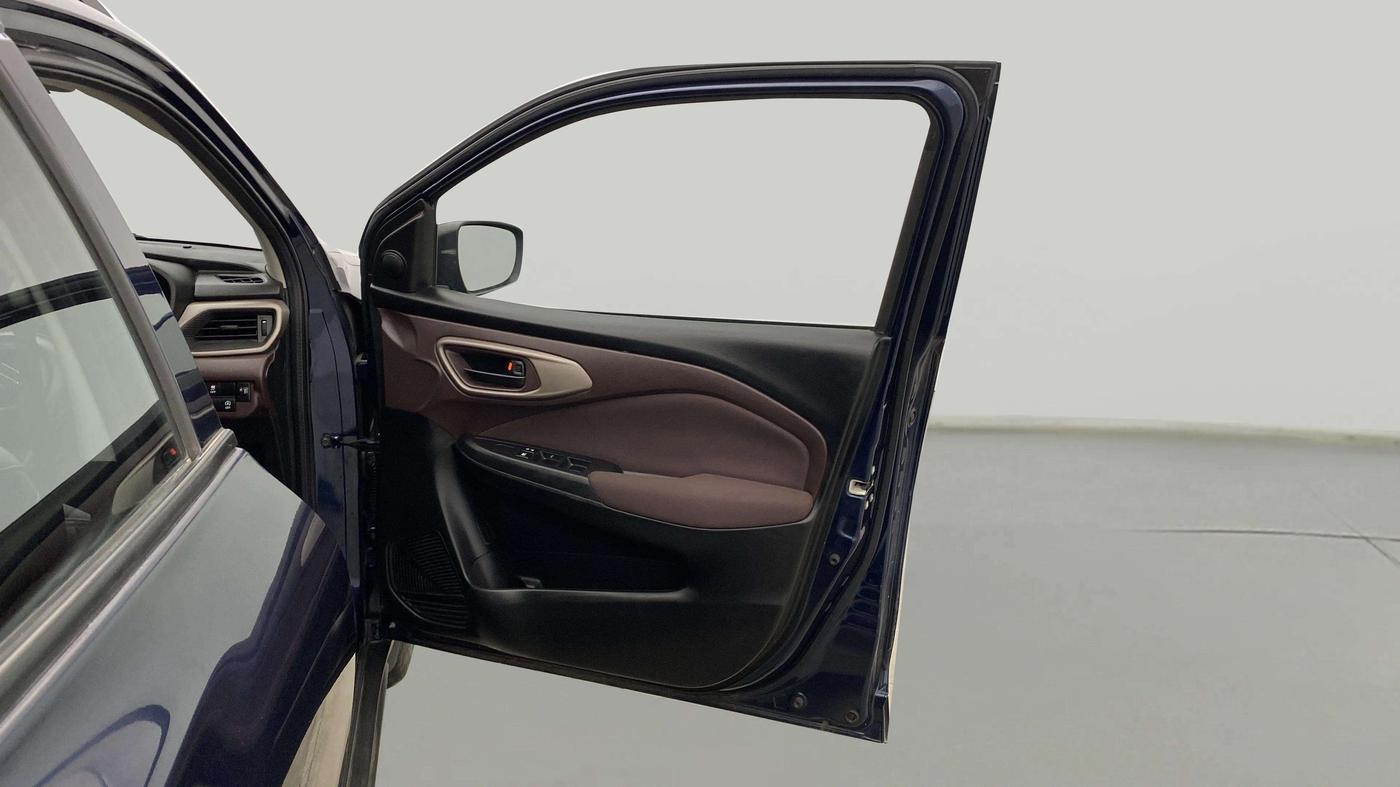 2023 Maruti FRONX SIGMA 1.2 MT, Petrol, Manual, 8,385 km, RHS Front Door