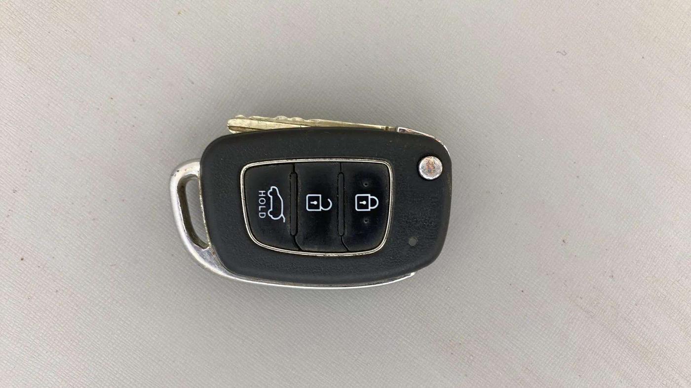 2021 Hyundai VENUE S 1.0 TURBO IMT, Petrol, Manual, 53,183 km, Key Close Up