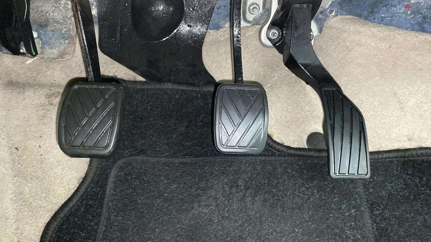 2013 Maruti Swift Dzire VXI, Petrol, Manual, 44,823 km, Pedals