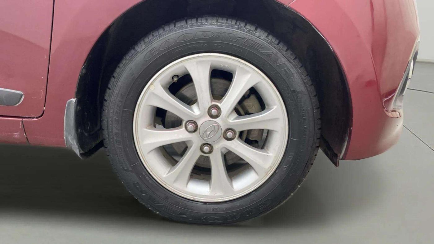 2014 Hyundai Grand i10 ASTA AT 1.2 KAPPA VTVT, Petrol, Automatic, 88,919 km, Right Front Wheel