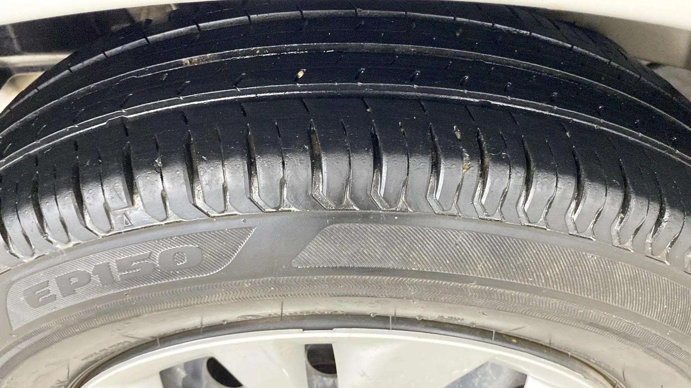 2021 Maruti Swift VXI, Petrol, Manual, 35,963 km, Left Front Tyre Tread