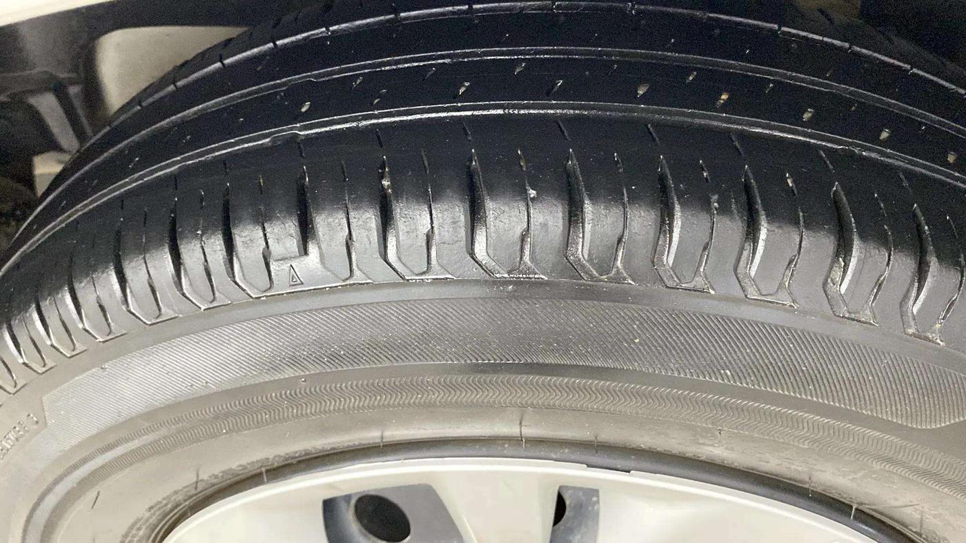 2021 Maruti Swift VXI, Petrol, Manual, 35,963 km, Right Rear Tyre Tread