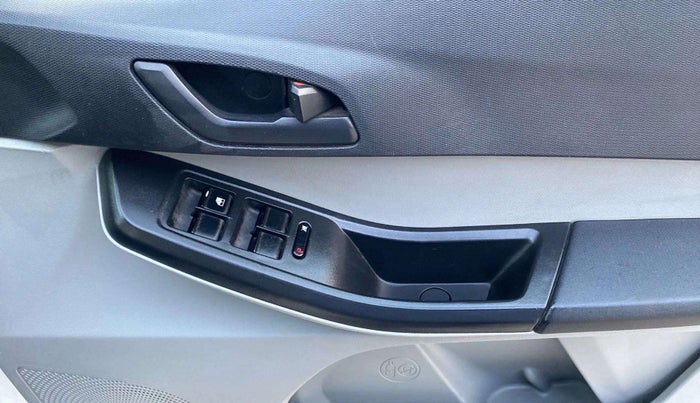 2021 Tata Tiago XT (O) PETROL, Petrol, Manual, 36,012 km, Driver Side Door Panels Control