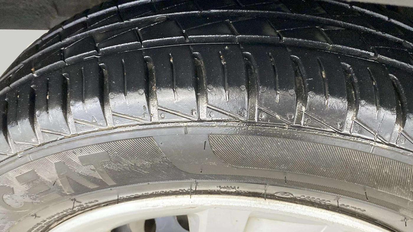 2022 Renault Kwid RXT 1.0, Petrol, Manual, 14,351 km, Left Front Tyre Tread