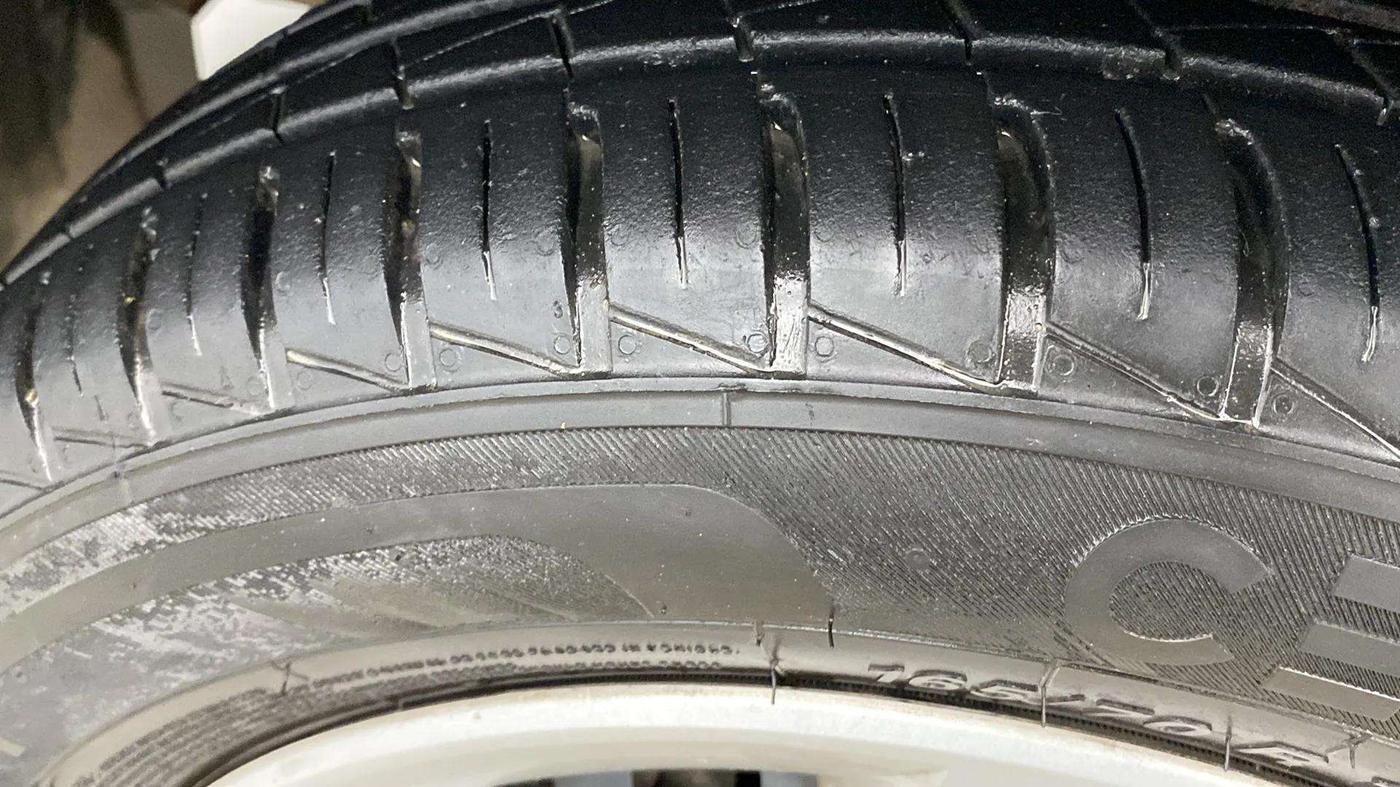 2022 Renault Kwid RXT 1.0, Petrol, Manual, 14,351 km, Left Rear Tyre Tread