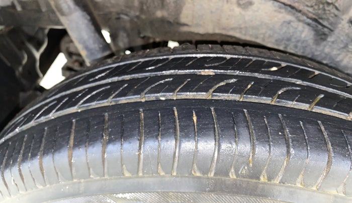 2015 Maruti Wagon R 1.0 LXI CNG, CNG, Manual, 46,944 km, Right Rear Tyre Tread