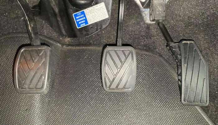 2021 Maruti Baleno ZETA PETROL 1.2, Petrol, Manual, 35,393 km, Pedals