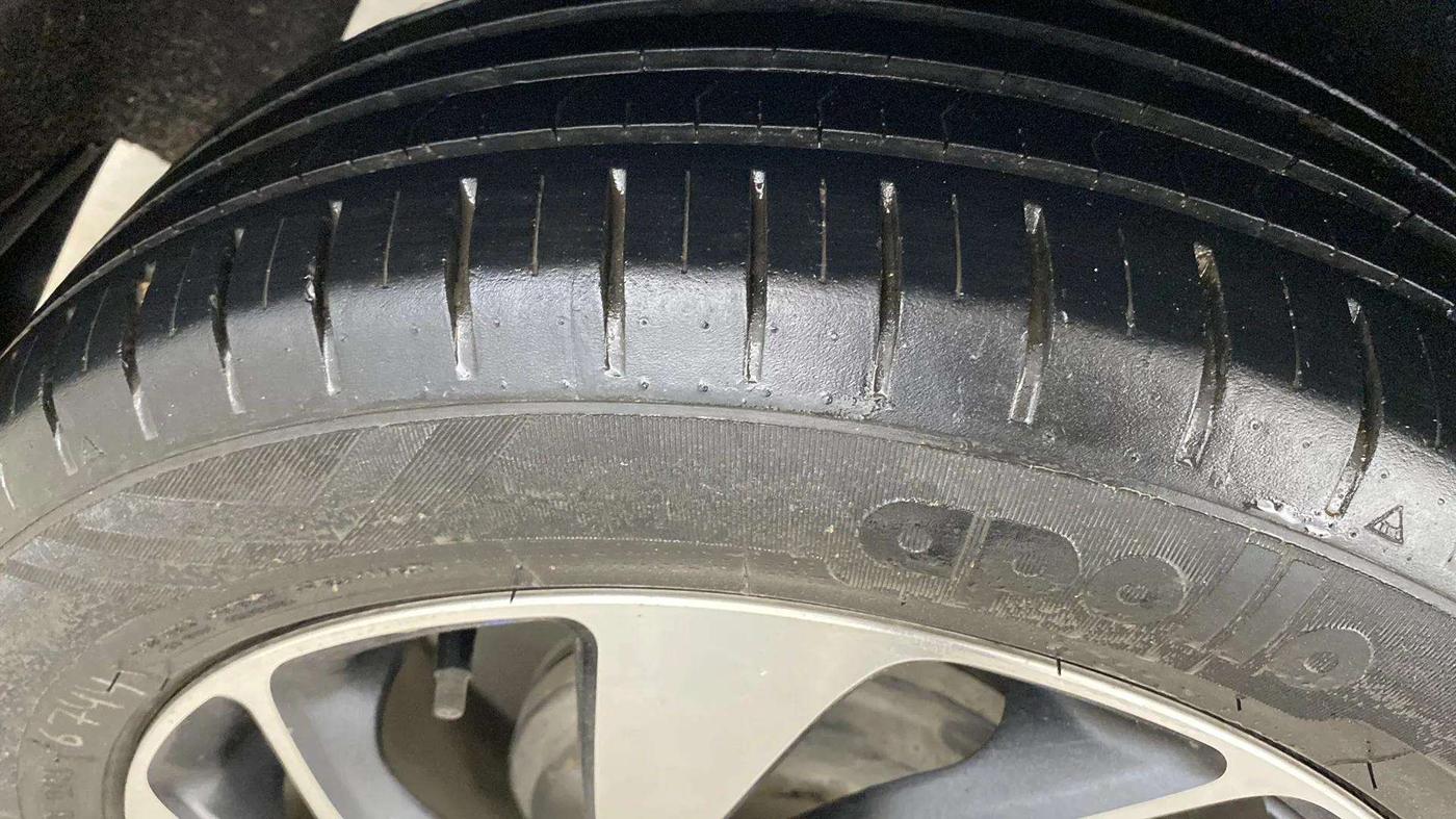 2021 Maruti Baleno ZETA PETROL 1.2, Petrol, Manual, 35,393 km, Left Front Tyre Tread
