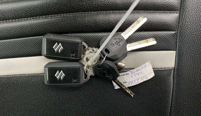 2021 Maruti Baleno ZETA PETROL 1.2, Petrol, Manual, 35,393 km, Key Close Up