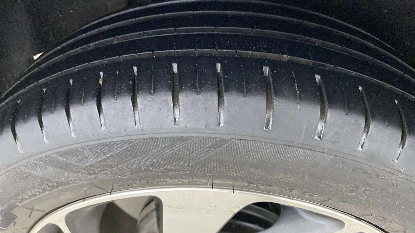 2021 Maruti Baleno ZETA PETROL 1.2, Petrol, Manual, 35,393 km, Right Rear Tyre Tread