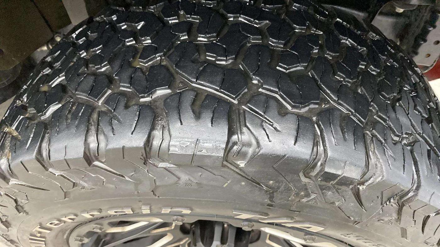 2022 Mahindra Thar LX D AT 4WD HT, Diesel, Automatic, 56,126 km, Right Front Tyre Tread