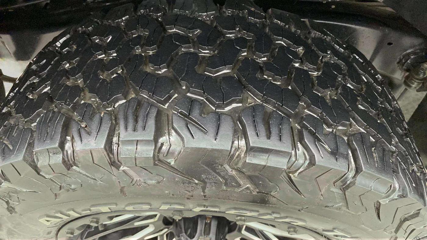 2022 Mahindra Thar LX D AT 4WD HT, Diesel, Automatic, 56,126 km, Left Front Tyre Tread