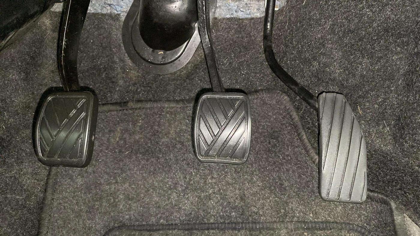 2013 Maruti Wagon R 1.0 VXI, Petrol, Manual, 68,643 km, Pedals
