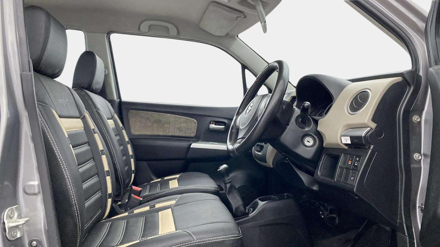 2013 Maruti Wagon R 1.0 VXI, Petrol, Manual, 68,643 km, Right Side Front Door Cabin