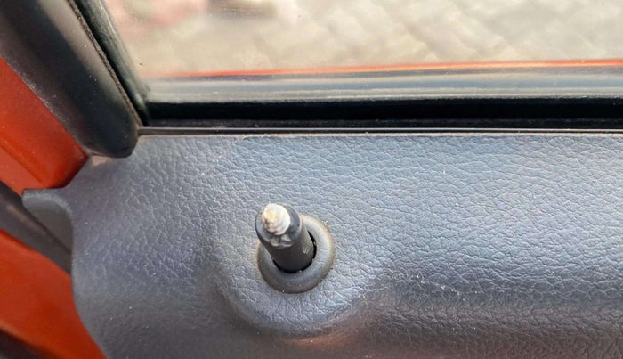 2015 Maruti Alto K10 VXI, Petrol, Manual, 15,893 km, Lock system - Door lock knob has minor damage