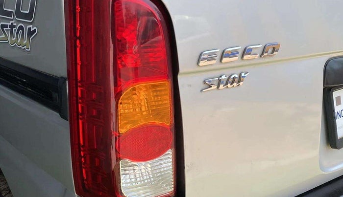 2021 Maruti Eeco 5 STR AC CNG, CNG, Manual, 62,772 km, Left tail light - Reverse gear light not functional