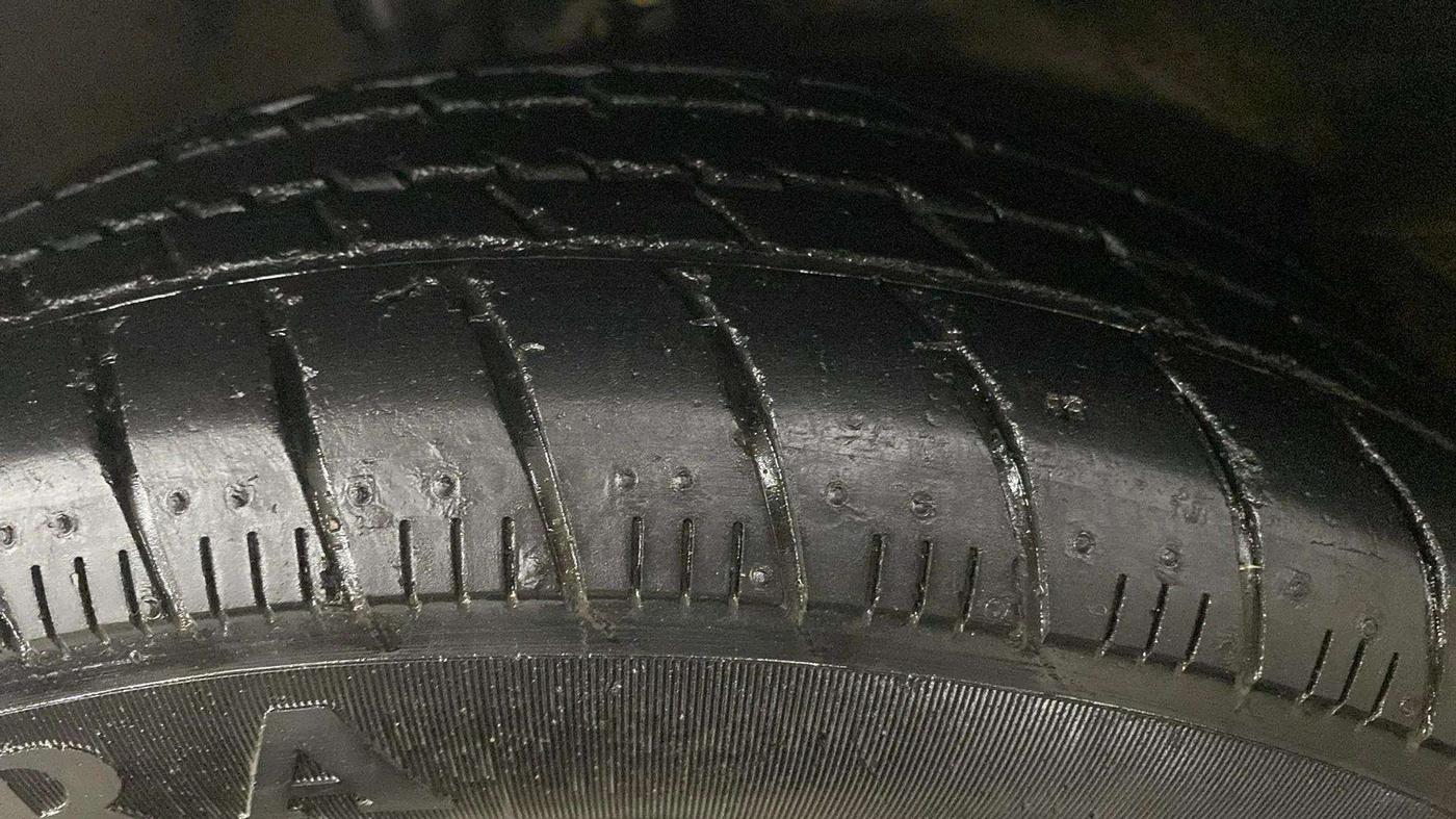 2016 Maruti Celerio VXI AMT (O), Petrol, Automatic, 32,452 km, Right Front Tyre Tread