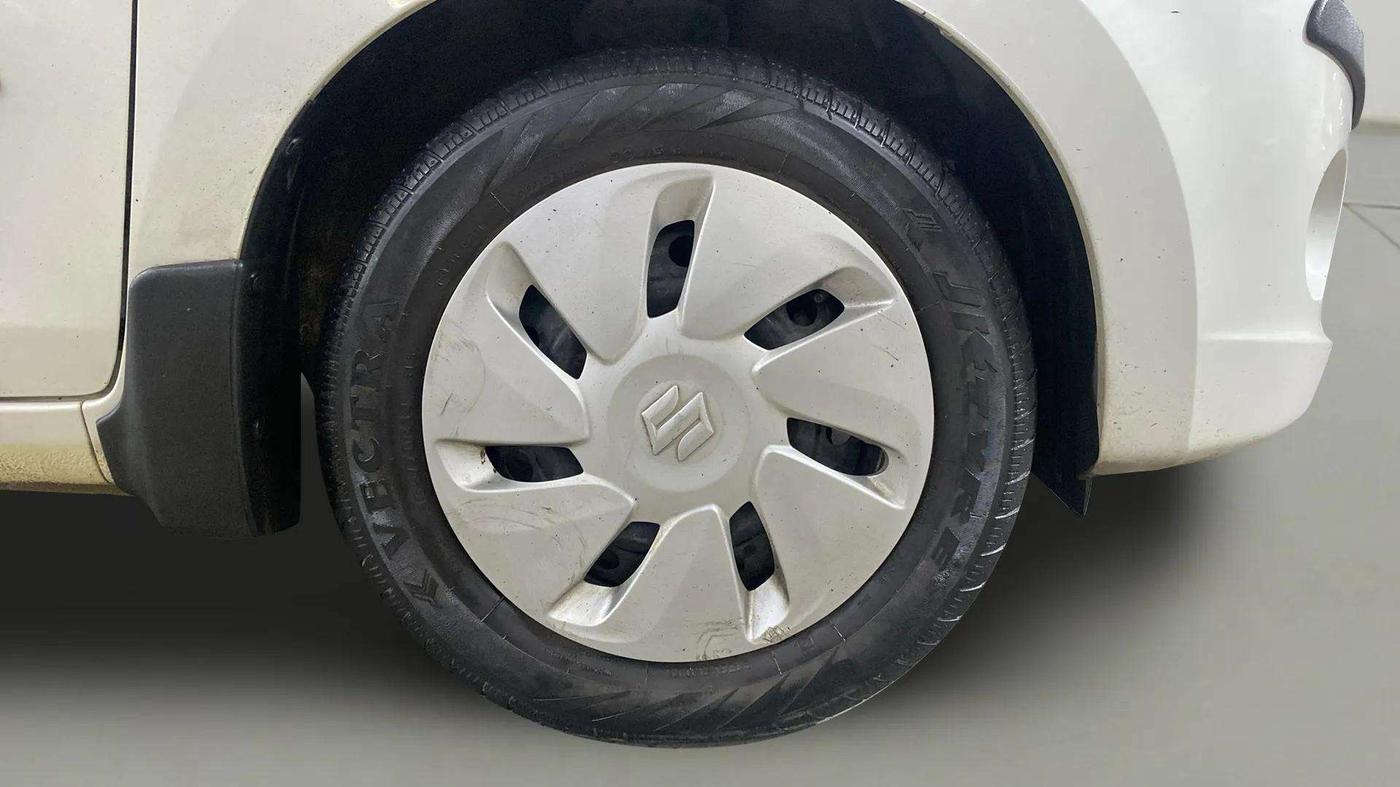 2016 Maruti Celerio VXI AMT (O), Petrol, Automatic, 32,452 km, Right Front Wheel