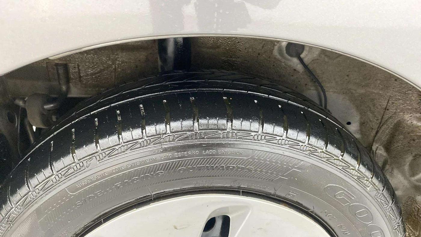 2020 Maruti Celerio VXI (O) CNG, CNG, Manual, 15,610 km, Right Rear Tyre Tread