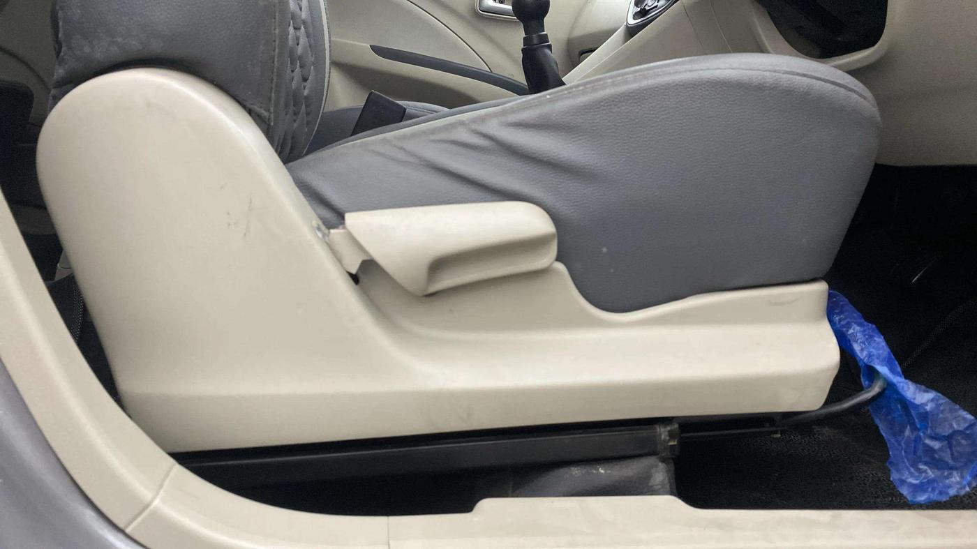 2020 Maruti Celerio VXI (O) CNG, CNG, Manual, 15,610 km, Driver Side Adjustment Panel