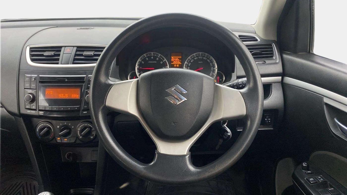 2016 Maruti Swift VXI, Petrol, Manual, 26,024 km, Steering Wheel Close Up
