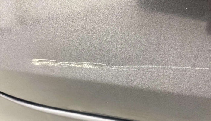 2016 Maruti Swift VXI, Petrol, Manual, 26,024 km, Right rear door - Minor scratches