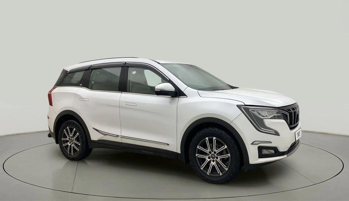 2022 Mahindra XUV700 AX 7 P AT 7 STR, Petrol, Automatic, 69,050 km, Right Front Diagonal