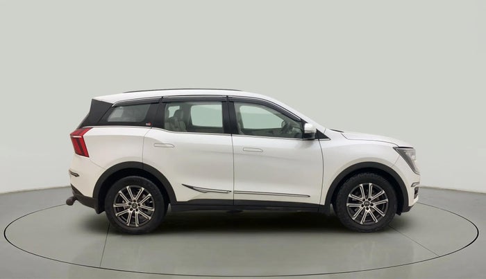 2022 Mahindra XUV700 AX 7 P AT 7 STR, Petrol, Automatic, 69,050 km, Right Side View