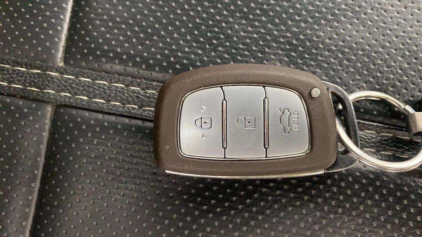 2023 Hyundai EXTER SX(O) CONNECT 1.2 AMT, Petrol, Automatic, 8,821 km, Key Close Up