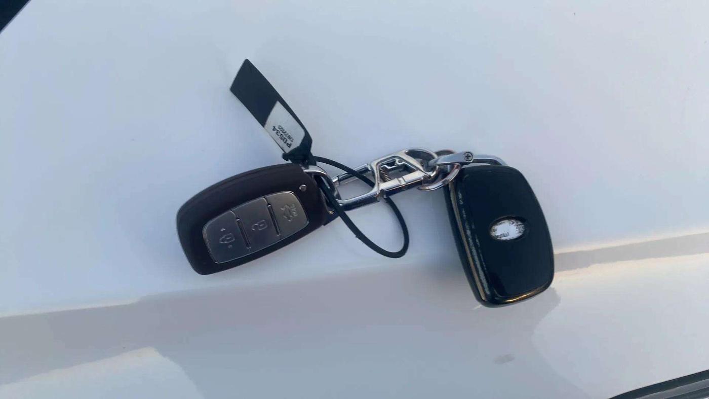2023 Hyundai GRAND I10 NIOS ASTA AMT 1.2 KAPPA VTVT, Petrol, Automatic, 18,717 km, Key Close Up