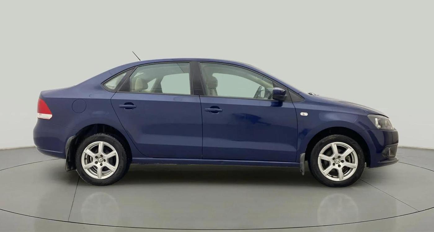 2014 Volkswagen Vento HIGHLINE 1.6 MPI, Petrol, Manual, 29,275 km, Right Side View