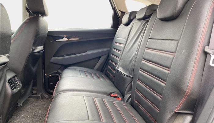 2022 MG HECTOR SHINE 1.5 PETROL TURBO MT, Petrol, Manual, 18,131 km, Right Side Rear Door Cabin