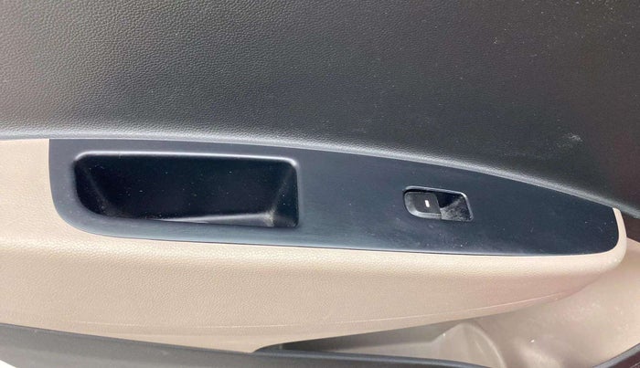 2018 Hyundai Grand i10 SPORTZ 1.2 KAPPA VTVT, Petrol, Manual, 25,789 km, Left front window switch / handle - Switch/handle not functional