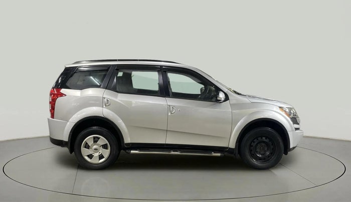 2015 Mahindra XUV500 W6, Diesel, Manual, 41,201 km, Right Side View