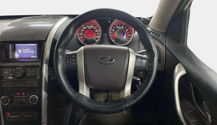 2015 Mahindra XUV500 W6, Diesel, Manual, 41,201 km, Steering Wheel Close Up