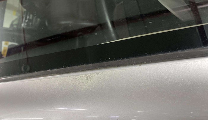 2015 Mahindra XUV500 W6, Diesel, Manual, 41,201 km, Right A pillar - Paint is slightly faded